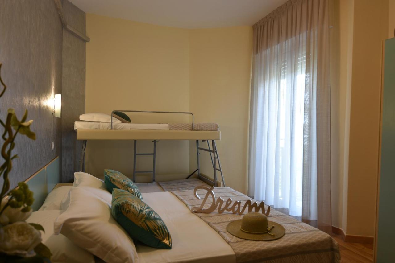 Hotel Jumbo Rimini Luaran gambar