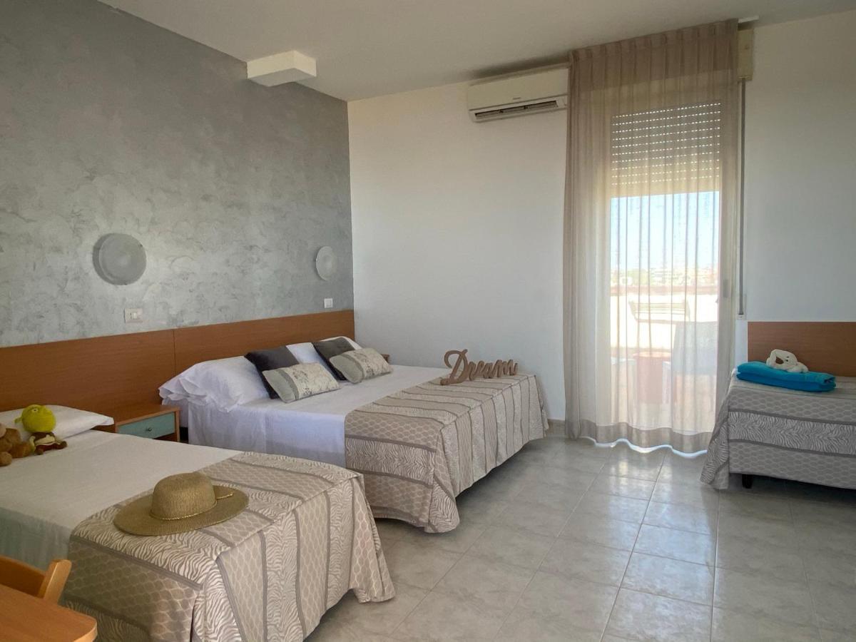 Hotel Jumbo Rimini Luaran gambar