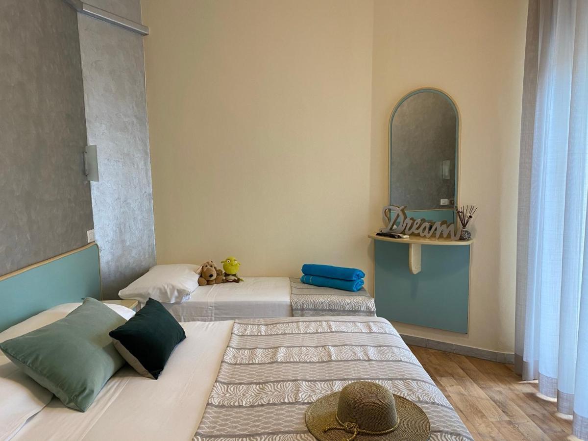 Hotel Jumbo Rimini Luaran gambar