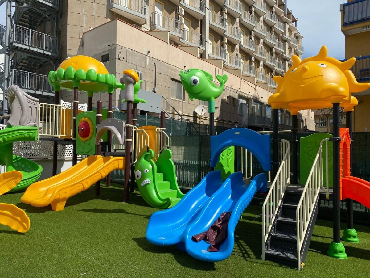 Hotel Jumbo Rimini Luaran gambar