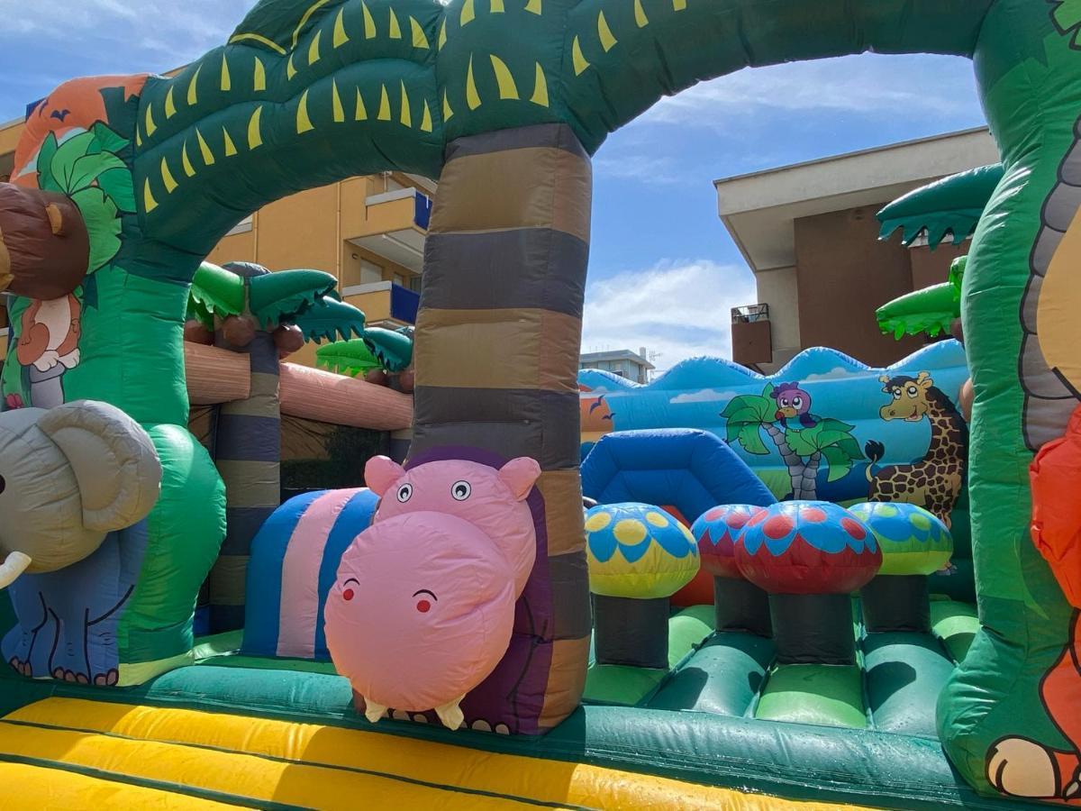 Hotel Jumbo Rimini Luaran gambar