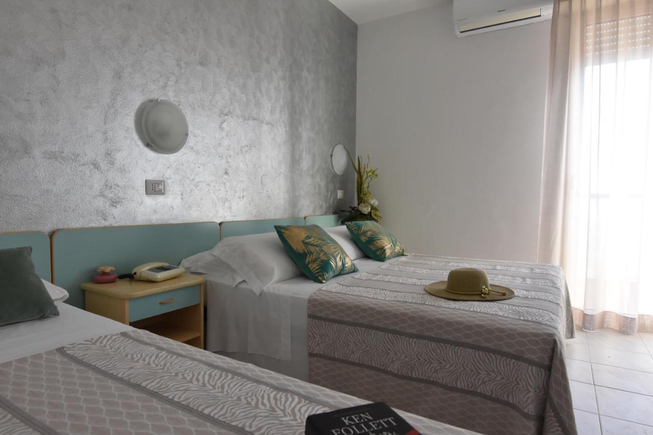 Hotel Jumbo Rimini Luaran gambar
