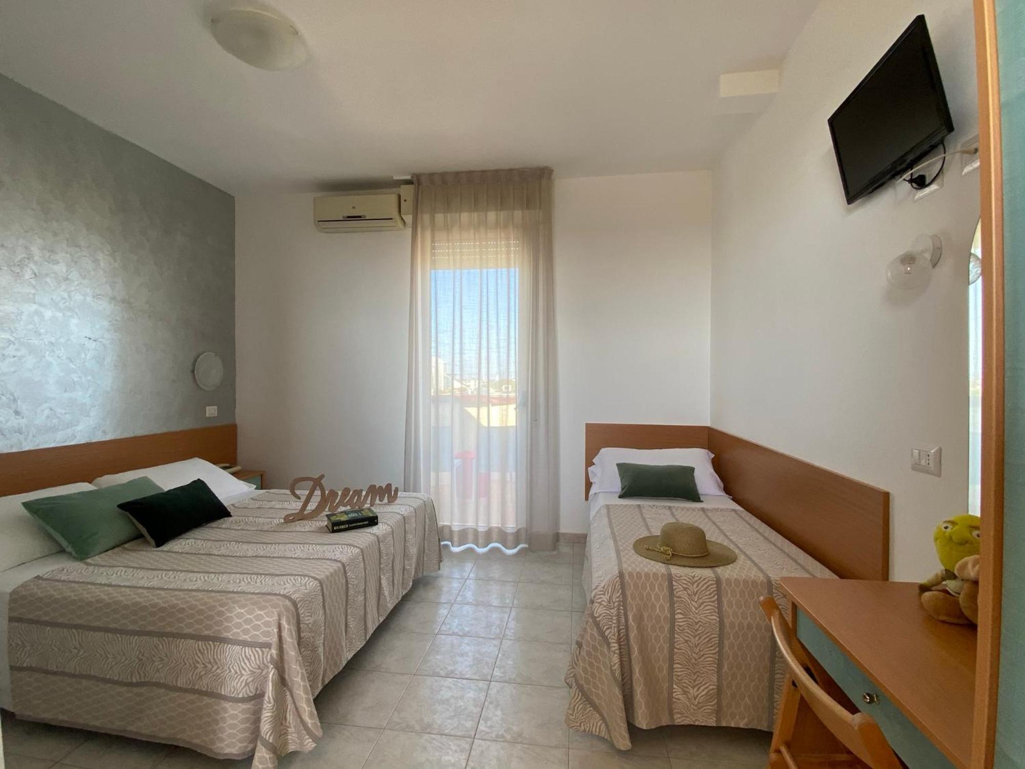 Hotel Jumbo Rimini Luaran gambar