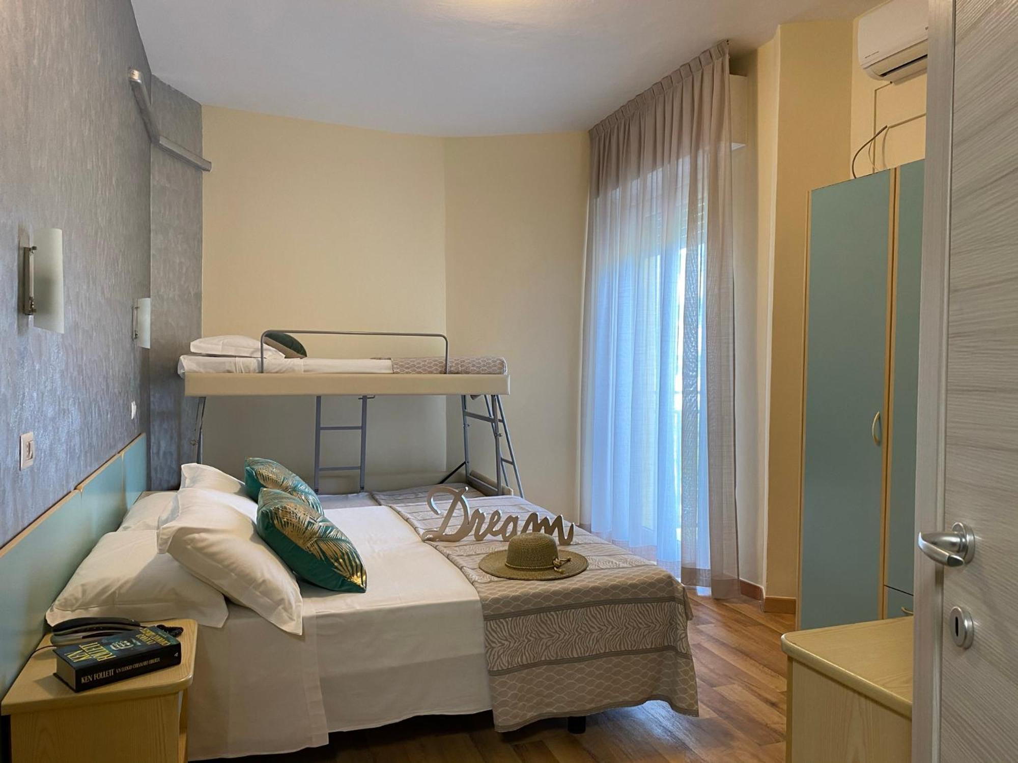 Hotel Jumbo Rimini Luaran gambar