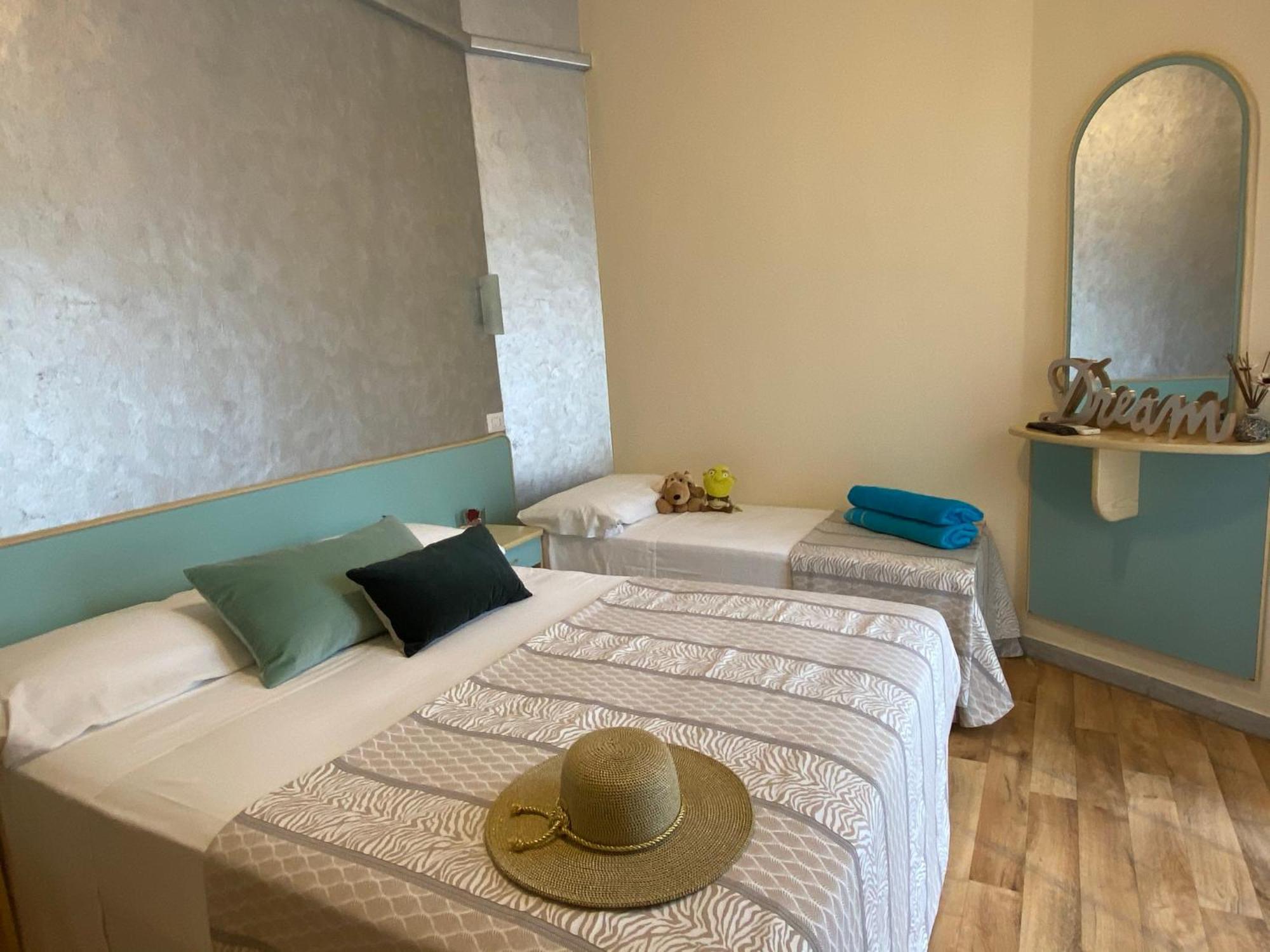 Hotel Jumbo Rimini Luaran gambar