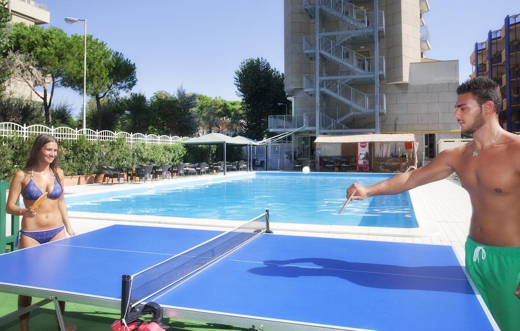 Hotel Jumbo Rimini Luaran gambar