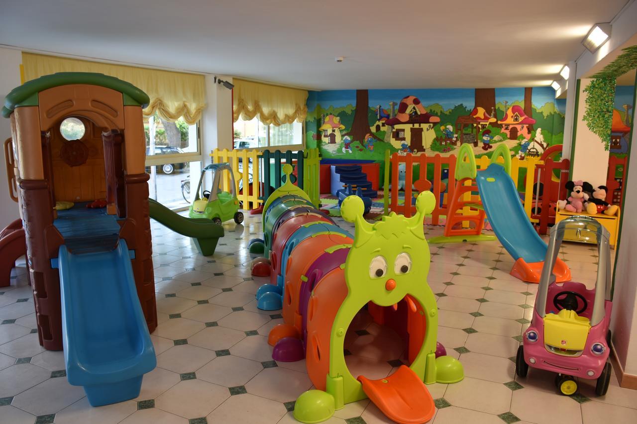 Hotel Jumbo Rimini Luaran gambar