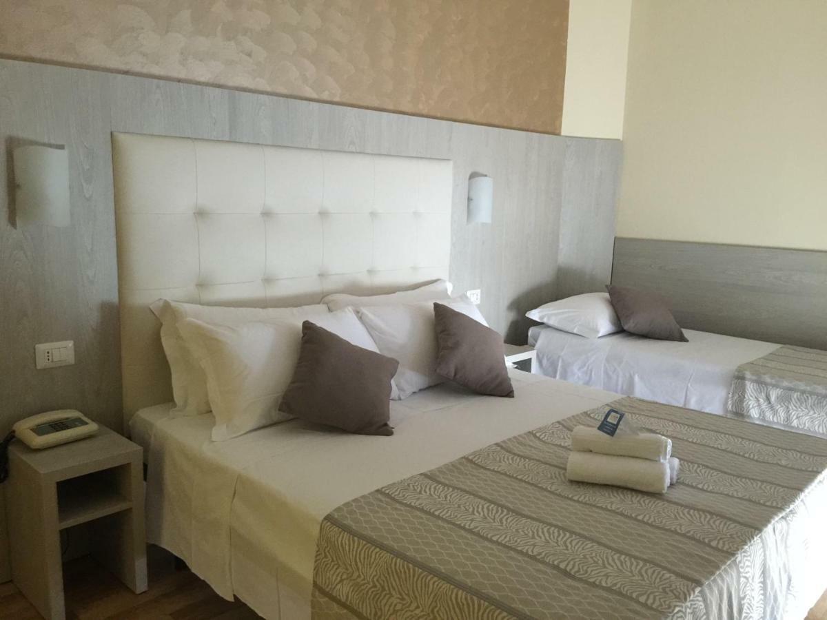 Hotel Jumbo Rimini Luaran gambar